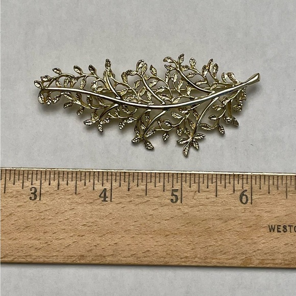 Vintage Judy Lee Goldtone Brooch - Picture 4 of 6